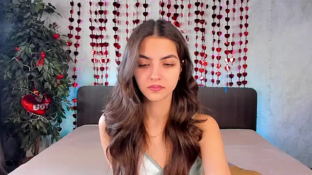 Snapshot of Milana_Crystal_ chatting on 13, 2, 2025 Milana Crystal online show from 13, 2, 2025