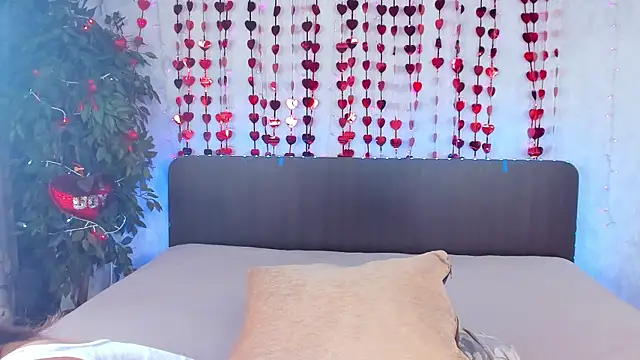 Snapshot of Milana_Crystal_ chatting on 23, 2, 2025 Milana Crystal online show from 23, 2, 2025