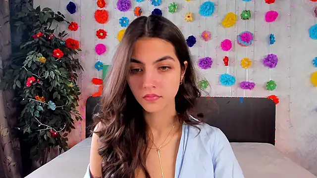Snapshot of Milana_Crystal_ chatting on 17, 3, 2025 Milana Crystal online show from 17, 3, 2025