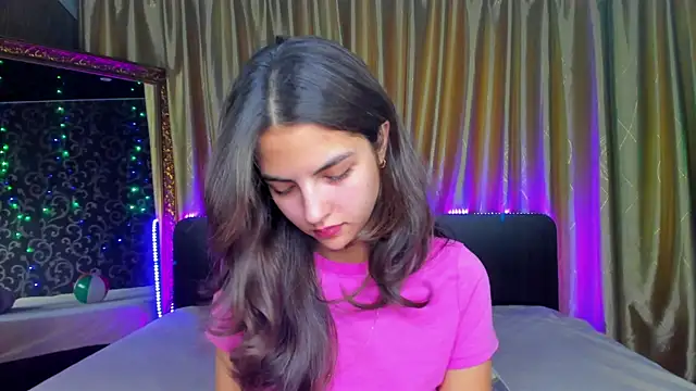 Snapshot of Milana_Crystal_ chatting on 21, 9, 2025 Milana Crystal  online show from 21, 9, 2025