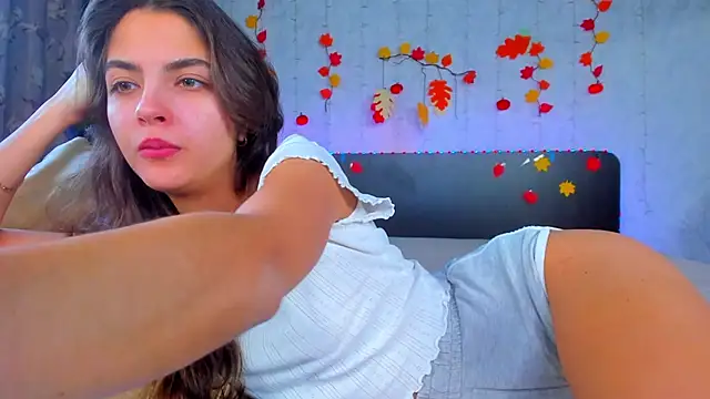 Snapshot of Milana_Crystal_ chatting on 27, 10, 2025 Milana Crystal  online show from 27, 10, 2025