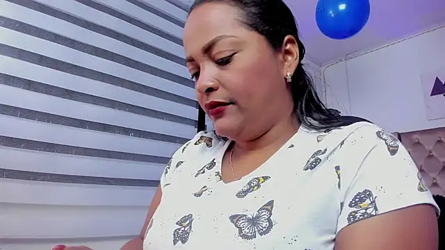 Danna Ramiirez online show from 17, 12, 2024