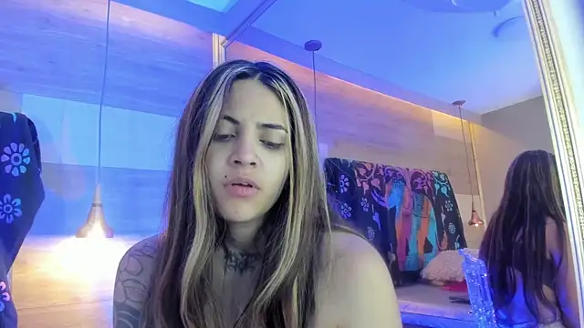 Snapshot of Cori_Paige chatting on 22, 4, 2026 Cori Paige online show from 22, 4, 2026
