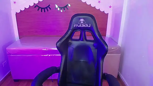 carlie mayer v online show from 30, 9, 2025