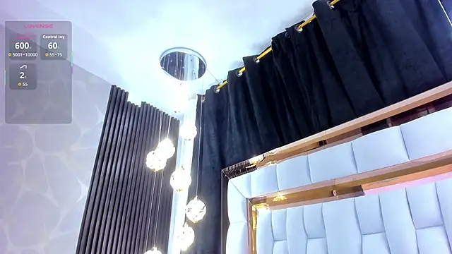 SarayRoyse online show from 24, 11, 2025