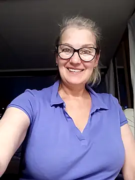 Snapshot of irinamaux chatting on 22, 10, 2025 irinamaux online show from 22, 10, 2025
