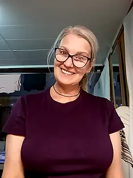 Snapshot of irinamaux chatting on 22, 10, 2025 irinamaux online show from 22, 10, 2025
