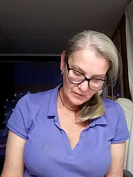 Snapshot of irinamaux chatting on 24, 10, 2025 irinamaux online show from 24, 10, 2025