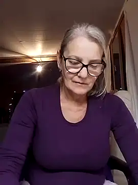 Snapshot of irinamaux chatting on 28, 10, 2025 irinamaux online show from 28, 10, 2025