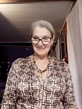 Snapshot of irinamaux chatting on 7, 11, 2025 irinamaux online show from 7, 11, 2025