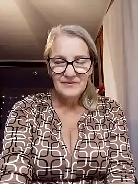 Snapshot of irinamaux chatting on 7, 11, 2025 irinamaux online show from 7, 11, 2025