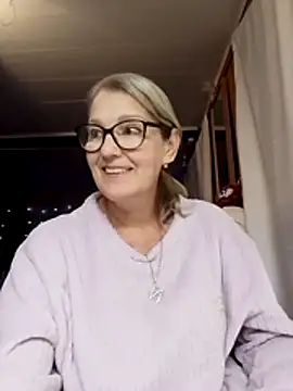 Snapshot of irinamaux chatting on 9, 11, 2025 irinamaux online show from 9, 11, 2025