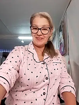 Snapshot of irinamaux chatting on 18, 11, 2025 irinamaux online show from 18, 11, 2025