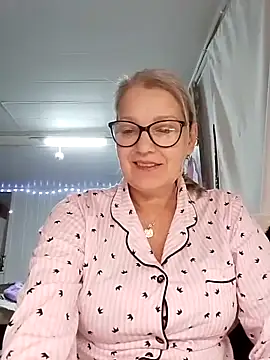 Snapshot of irinamaux chatting on 19, 11, 2025 irinamaux online show from 19, 11, 2025