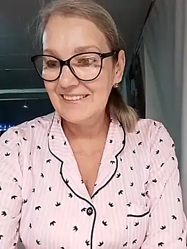 Snapshot of irinamaux chatting on 21, 11, 2025 irinamaux online show from 21, 11, 2025