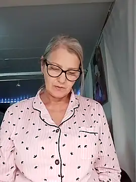 Snapshot of irinamaux chatting on 22, 11, 2025 irinamaux online show from 22, 11, 2025