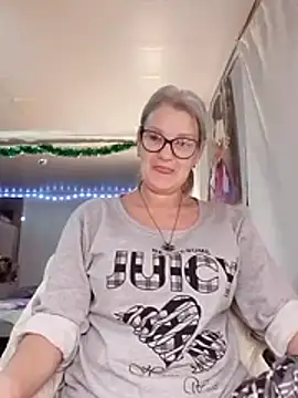 Snapshot of irinamaux chatting on 25, 11, 2025 irinamaux online show from 25, 11, 2025