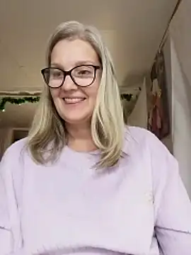 Snapshot of irinamaux chatting on 30, 11, 2025 irinamaux online show from 30, 11, 2025