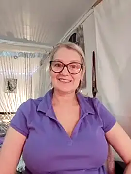 Snapshot of irinamaux chatting on 14, 12, 2025 irinamaux online show from 14, 12, 2025