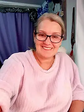 Snapshot of irinamaux chatting on 5, 1, 2026 irinamaux online show from 5, 1, 2026