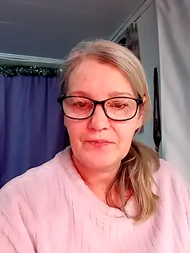 Snapshot of irinamaux chatting on 8, 1, 2026 irinamaux online show from 8, 1, 2026