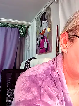 Snapshot of irinamaux chatting on 13, 1, 2026 irinamaux online show from 13, 1, 2026