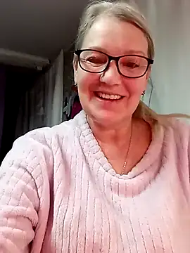 Snapshot of irinamaux chatting on 5, 2, 2026 irinamaux online show from 5, 2, 2026