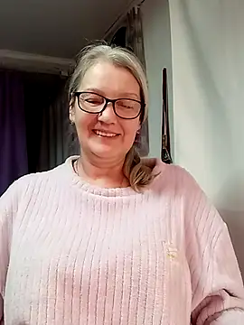 Snapshot of irinamaux chatting on 8, 2, 2026 irinamaux online show from 8, 2, 2026