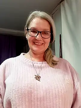 Snapshot of irinamaux chatting on 8, 2, 2026 irinamaux online show from 8, 2, 2026