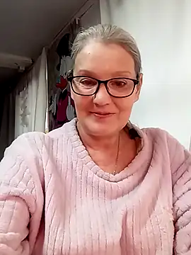 Snapshot of irinamaux chatting on 13, 2, 2026 irinamaux online show from 13, 2, 2026