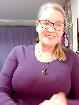 Snapshot of irinamaux chatting on 14, 2, 2026 irinamaux online show from 14, 2, 2026