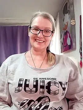 Snapshot of irinamaux chatting on 15, 2, 2026 irinamaux online show from 15, 2, 2026