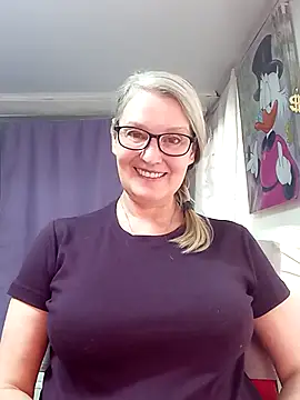 Snapshot of irinamaux chatting on 24, 2, 2026 irinamaux online show from 24, 2, 2026