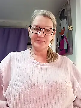 Snapshot of irinamaux chatting on 26, 2, 2026 irinamaux online show from 26, 2, 2026