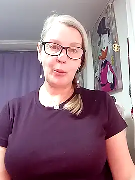 Snapshot of irinamaux chatting on 28, 2, 2026 irinamaux online show from 28, 2, 2026