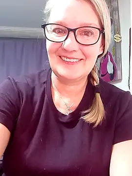 Snapshot of irinamaux chatting on 1, 3, 2026 irinamaux online show from 1, 3, 2026