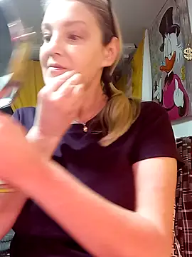 Snapshot of irinamaux chatting on 8, 3, 2026 irinamaux online show from 8, 3, 2026