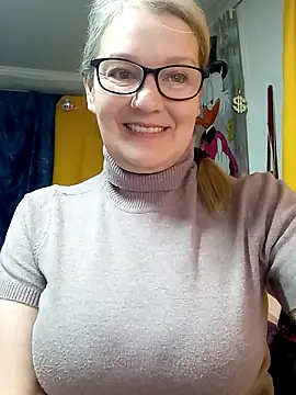 Snapshot of irinamaux chatting on 17, 3, 2026 irinamaux online show from 17, 3, 2026