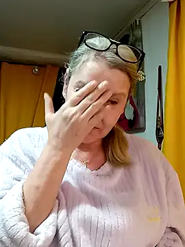 Snapshot of irinamaux chatting on 22, 3, 2026 irinamaux online show from 22, 3, 2026