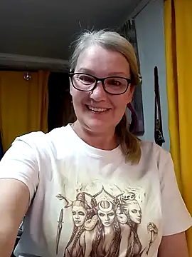 Snapshot of irinamaux chatting on 25, 3, 2026 irinamaux online show from 25, 3, 2026