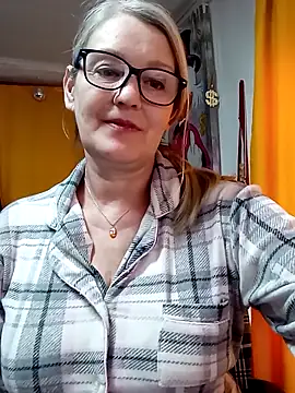 Snapshot of irinamaux chatting on 27, 3, 2026 irinamaux online show from 27, 3, 2026