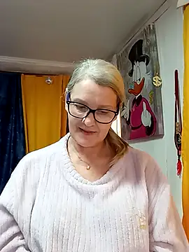 Snapshot of irinamaux chatting on 28, 3, 2026 irinamaux online show from 28, 3, 2026