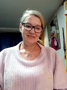 Snapshot of irinamaux chatting on 3, 4, 2026 irinamaux online show from 3, 4, 2026