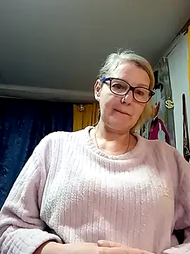 Snapshot of irinamaux chatting on 8, 4, 2026 irinamaux online show from 8, 4, 2026