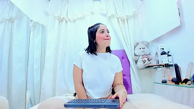 emily madrid online show from 5, 1, 2025