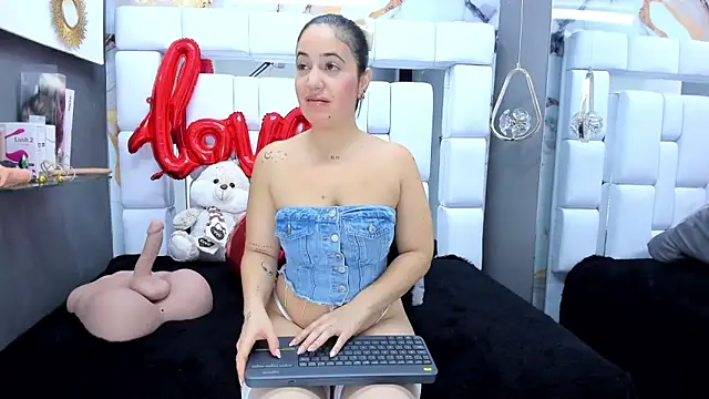 emily madrid online show from 15, 2, 2025