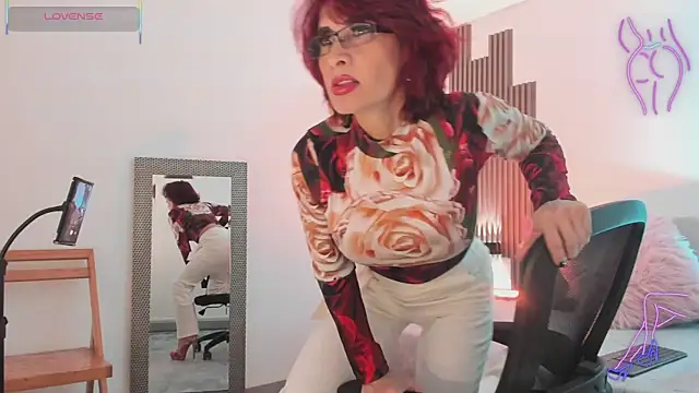 Snapshot of fransheska_rossi chatting on 11, 10, 2025 fransheska rossi online show from 11, 10, 2025