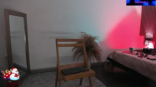 Snapshot of fransheska_rossi chatting on 4, 12, 2025 fransheska rossi online show from 4, 12, 2025