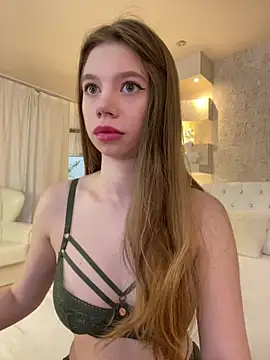 Bella Suns online show from 8, 3, 2025