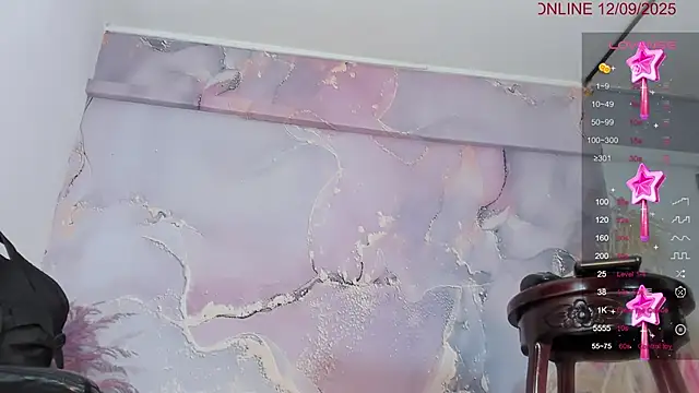 VALERIAQUEENTS online show from 12, 9, 2025